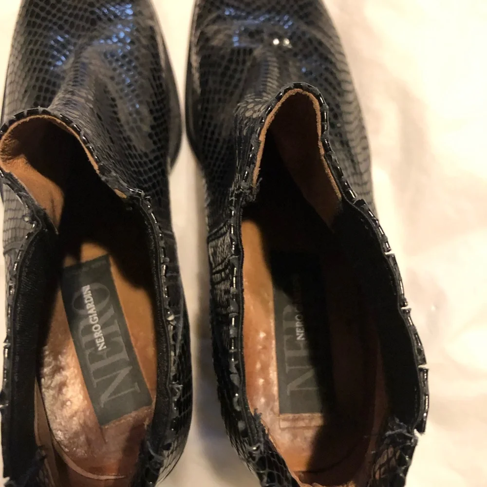 Nero Giardini Leather Snake-Embossed Ankle Booties - Picture 8 of 10